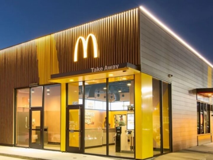 O McDonald’s anunciou o lançamento de um novo menu econômico a partir de 7 de janeiro de 2025. A princípio, a iniciativa valerá apenas para os clientes nos Estados Unidos. A rede não informou se a promoção chegará a outros países, incluindo o Brasil. 

 Reprodução: Flipar