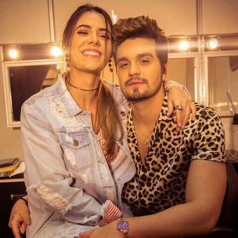 O cantor Luan Santana e a influenciadora Jade Magalhães se conheceram em um show, no ano de 2008. Antes mesmo de o artista virar um dos maiores nomes da música brasileira, o casal já estava apaixonado. Reprodução/X - 27.02.2024