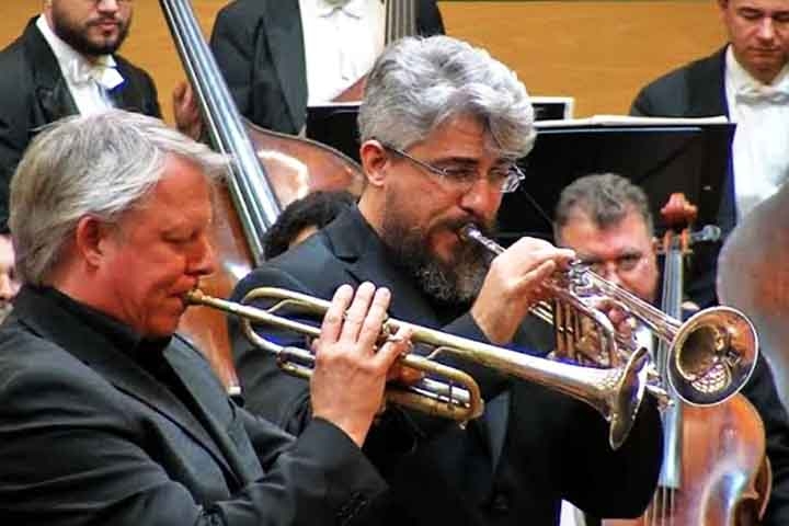 Hoje a trombeta é utilizada em orquestras, bandas marciais e música popular, principalmente no jazz e no gospel, para marcar presença e solenidade.
 Reprodução: Flipar