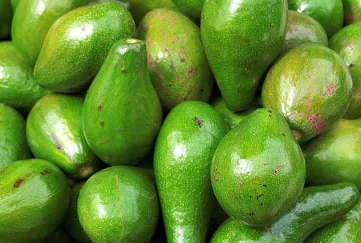 O composto possui propriedades anti-inflamatórias. Ele, portanto, ajuda a reduzir a inflamação no corpo, que está relacionada a várias doenças crônicas Reprodução: Flipar