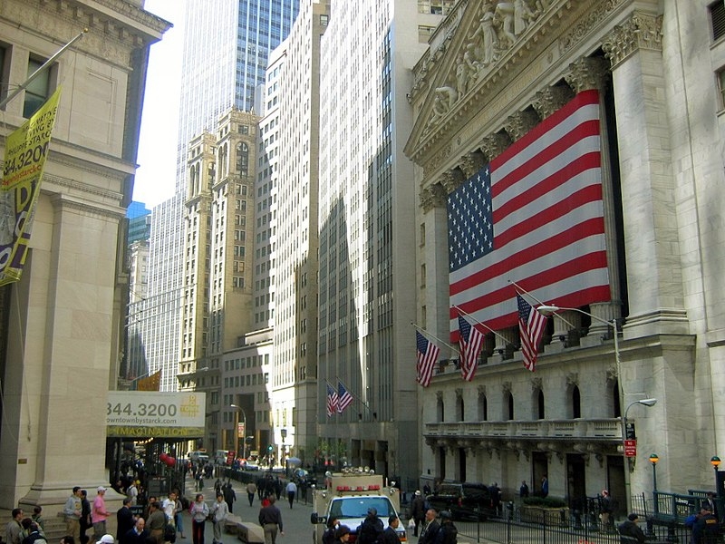 Manhattan também abriga Wall Street, onde está o mundialmente conhecido centro financeiro.  Reprodução: Flipar