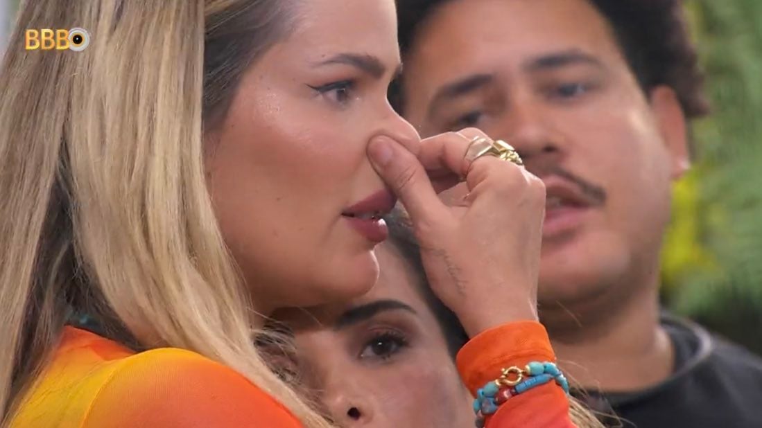 Yasmin Brunet caiu no choro após conversa com Davi no 'BBB 24' Reprodução/Globo - 06.02.2024