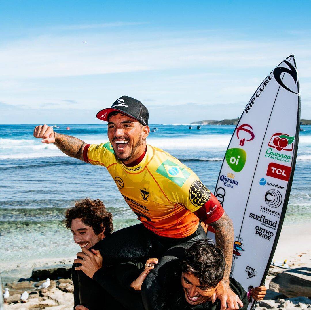 Gabriel Medina conquista título do Circuito Mundial de Surfe