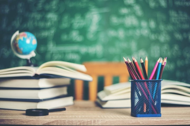 De acordo com o cronograma, o pagamento de R$ 200 referente à matrícula escolar será feito entre os dias 31 de março e 7 de abril. Já o incentivo por frequência em sala de aula, de R$ 1.800, será pago em nove parcelas. 

 Reprodução: Flipar