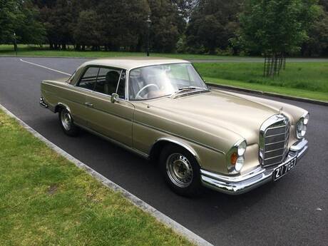 Mercedes-Benz 300SE Coupé Auto W112 1964. Foto: Reprodução