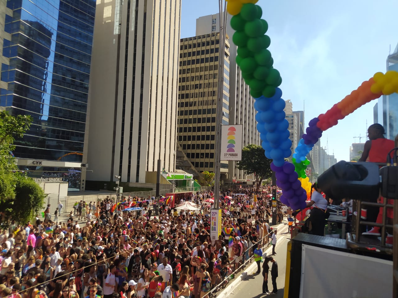 Integrantes da comunidade LGBTQIA+ se concentram para a Parada do Orgulho. Foto: Rafaela Nascimento/iG
