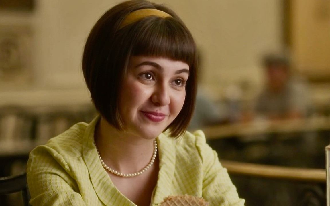 “Voltei com mais bagagem”, declarou Castanho em entrevista à CNN ao tratar de sua performance  na novela “Garota do Momento. Na trama, ela interpretou Eugênia, personagem que enfrenta dilemas de autoestima e superação após um incêndio que deixou cicatrizes em seu braço.
 Reprodução: Flipar