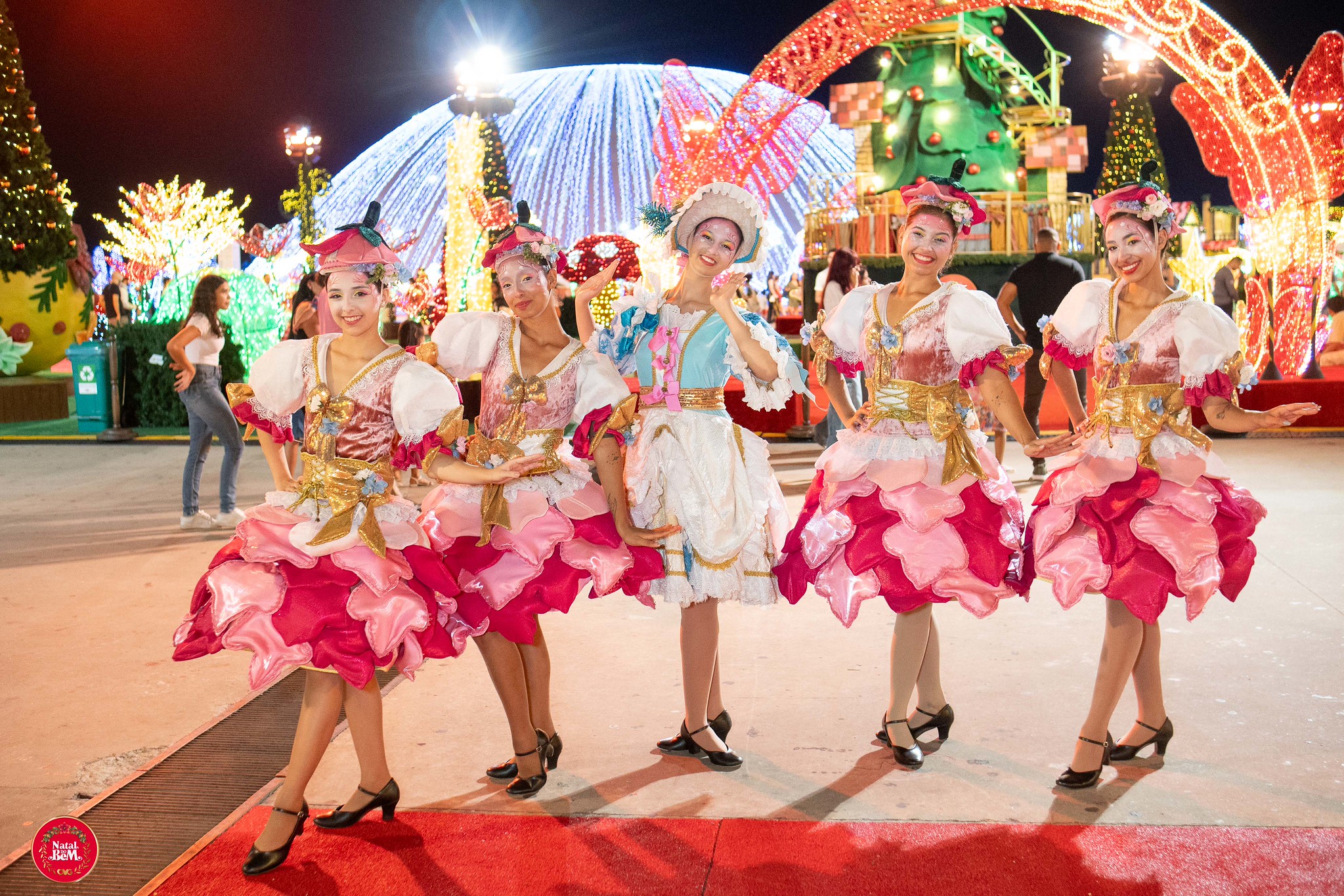 Personagens do desfile de Natal de Goiás 2025. Foto: Divulgação / Governo de Goiás