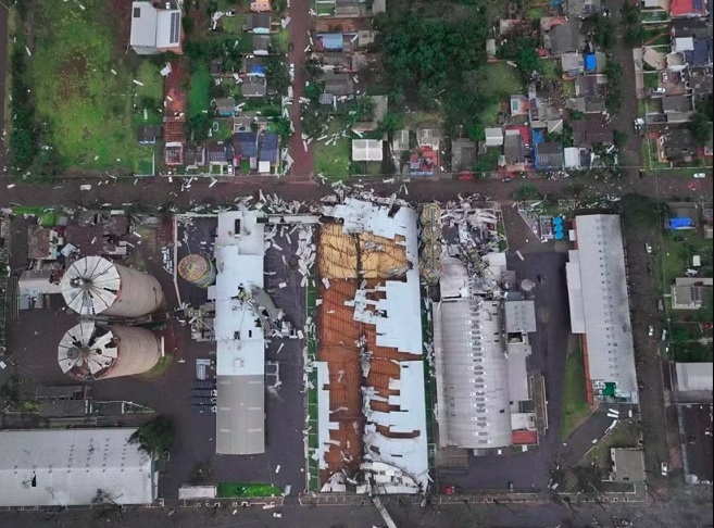 Na ocasião, pelo menos 1,2 mil residências foram afetadas, impactando cerca de 15 mil pessoas.  Reprodução: Flipar