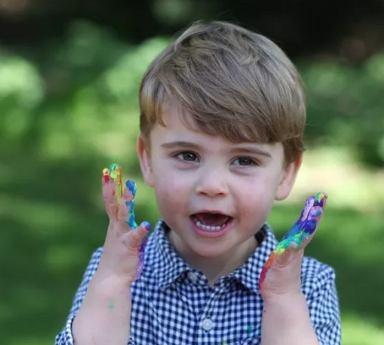 4º- Príncipe Louis de Gales: Filho mais novo do Príncipe William e quarto na linha de sucessão.


 Reprodução: Flipar