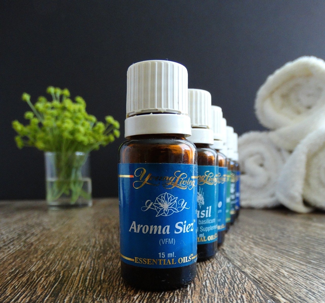 Atenção! Nem todo mundo pode realizar a aromaterapia. Existem contraindicações e é bom ficar ligado. Reprodução: Flipar