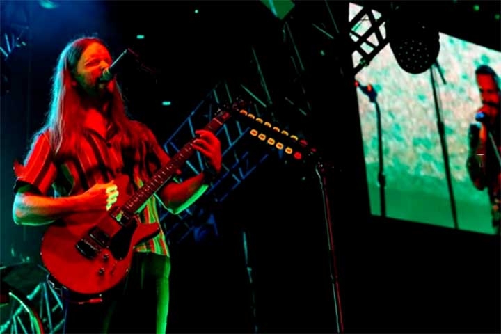 O disco Jordi, lançado em 2021, trouxe homenagens ao empresário do grupo, Jordan Feldstein, falecido em 2017, e reafirmou a versatilidade do conjunto. 
 Reprodução: Flipar