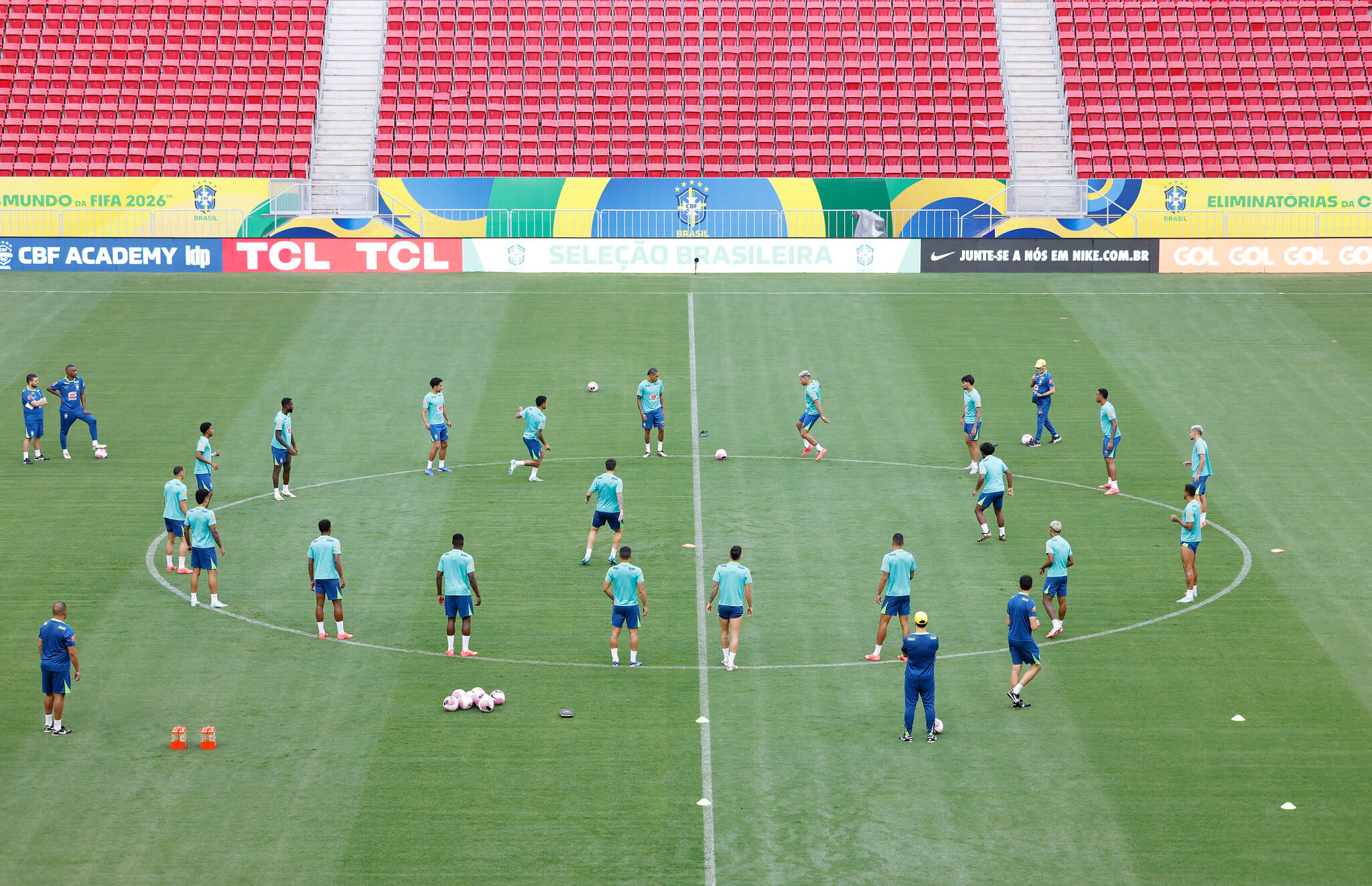 14.10.2024 - Seleção Brasileia treina no Mané Garrincha (Foto: Rafael Ribeiro/CBF)