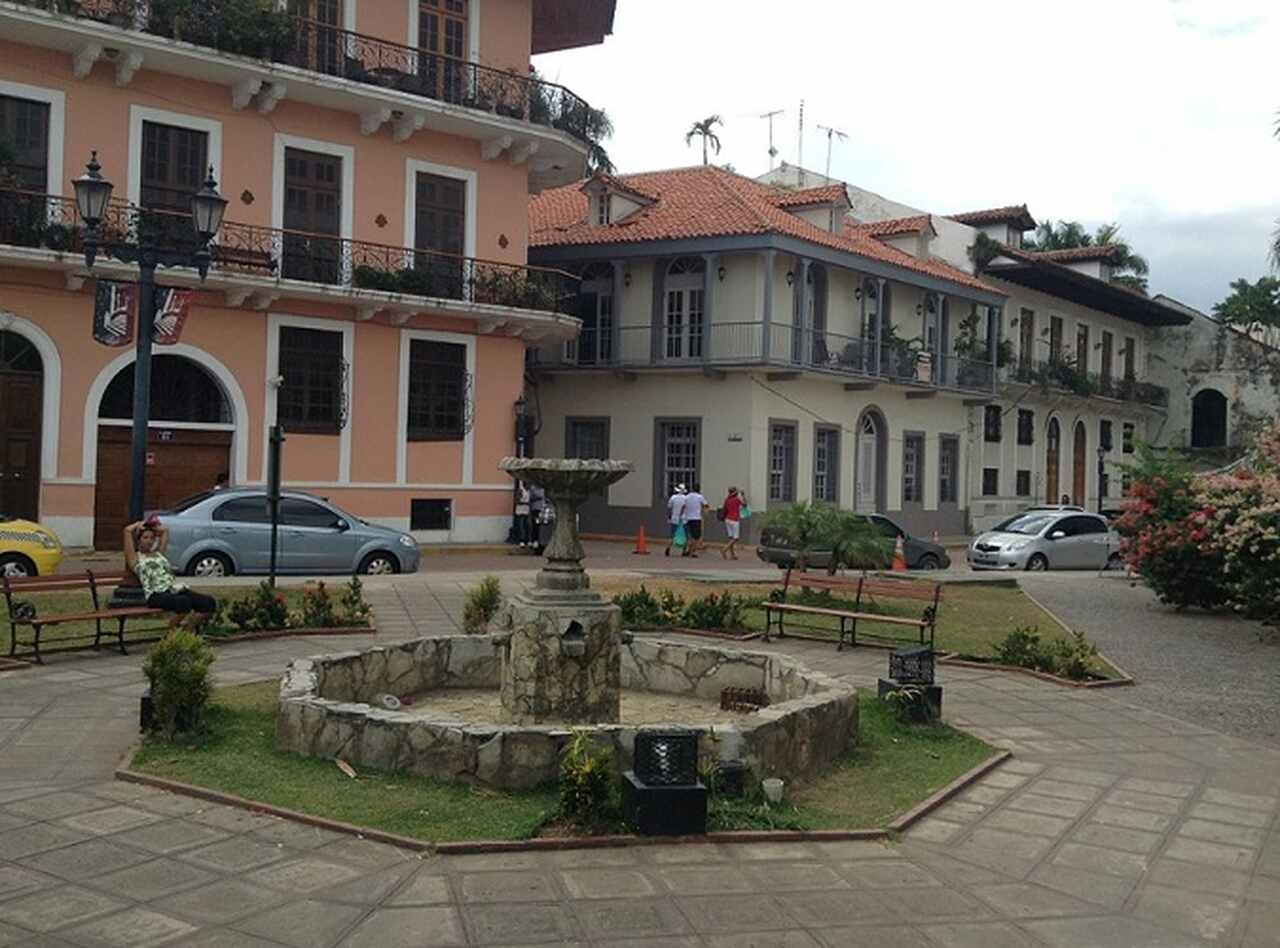 Por lá há várias praças, igrejas e museus, além de uma vibrante vida noturna e ótimos restaurantes. É, assim, o principal ponto turístico do país norte-americano. Reprodução: Flipar