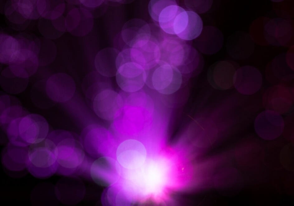 Da mesma forma, segundo especialistas, pessoas que sofram de gota não devem usar cores azul e violeta por provocar sensação de piora dos sintomas da doença. Reprodução: Flipar