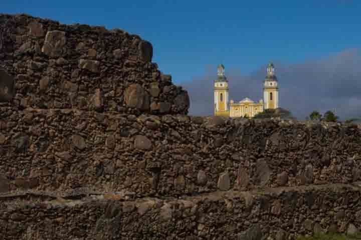 O Geoparque Caçapava do Sul foi finalmente reconhecido pela UNESCO em 2023 (Geoparques Mundiais da UNESCO). O local apresenta sucessões de rochas sedimentares marinhas e continentais de mais de 500 milhões de anos. Reprodução: Flipar