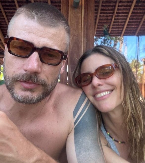 Hoje em dia, Hilbert se concentra mais nas redes sociais, postando vídeos do seu dia a dia – seja cozinhando, praticando esportes ou curtindo momentos com a família.. Foto: Reprodução: Flipar