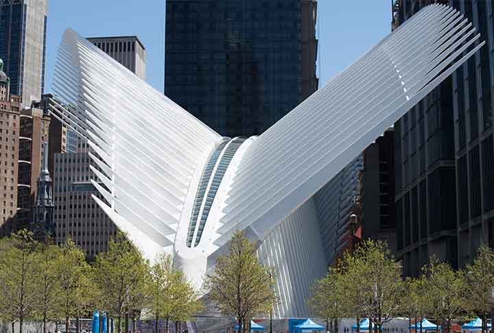 Oculus Center, Estados Unidos: Este centro de transporte – que também é shopping – fica localizado no World Trade Center, em Nova York. O projeto foi desenvolvido pelo arquiteto espanhol Santiago Calatrava e foi inaugurado em 2016.