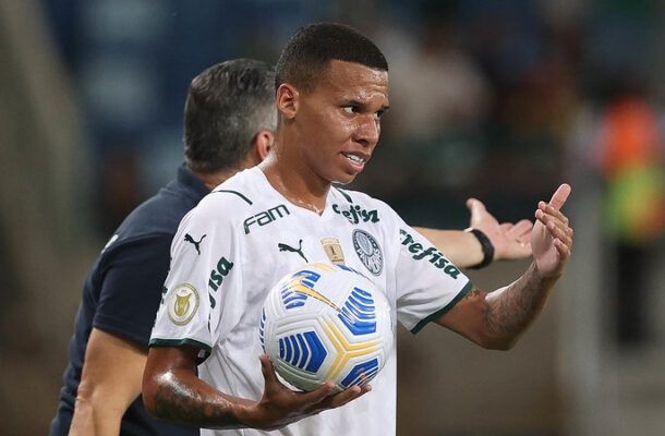 GUSTAVO GARCIA  - Ficou com uma postura mais defensiva, buscando não dar espaços em seu setor. Mas, na etapa final, perdeu disputas para Capixaba NOTA 5,5 - Foto: Cesar Greco/Palmeiras