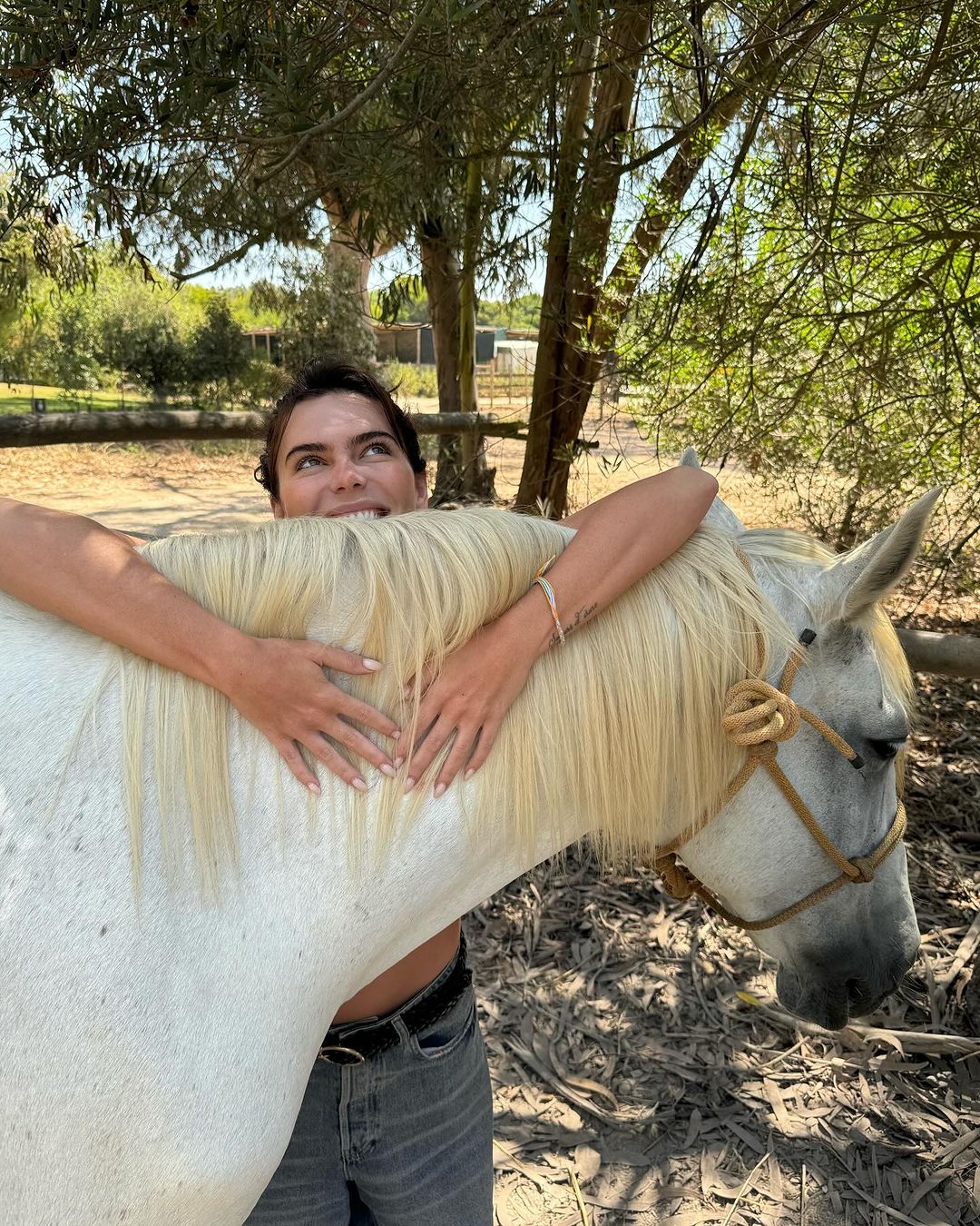 Mariana Goldfarb surge cavalgando no Instagram Instagram