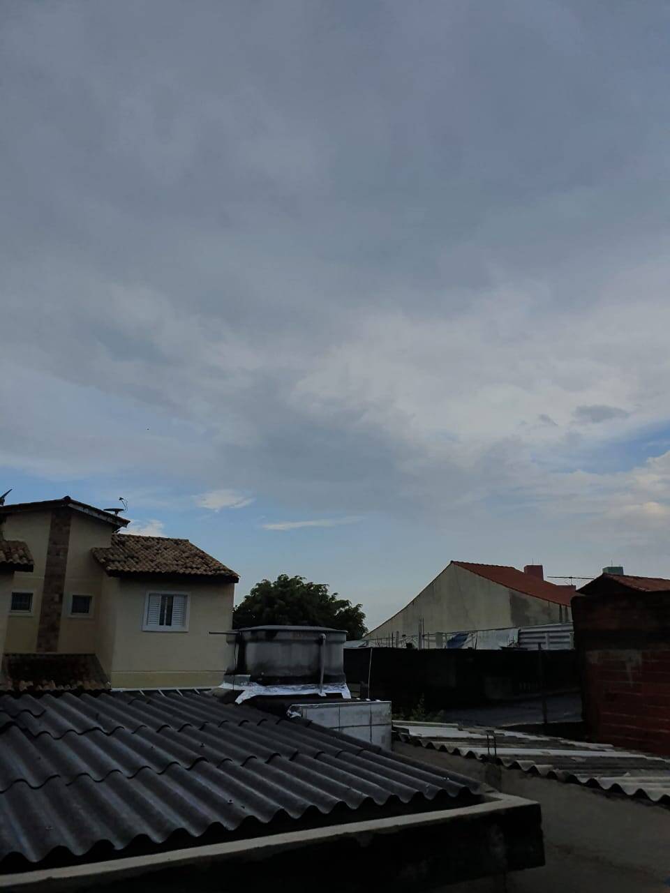 Registro do céu em Arthur Alvim, na Zona Leste.. Foto: Arquivo pessoal