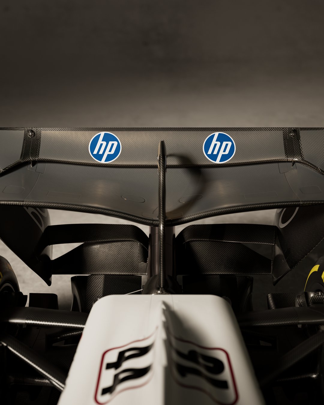 Detalhes da pintura especial da Ferrari remetem ao carro utilizado por Niki Lauda em 1975. Foto: Reprodução/Scuderia Ferrari