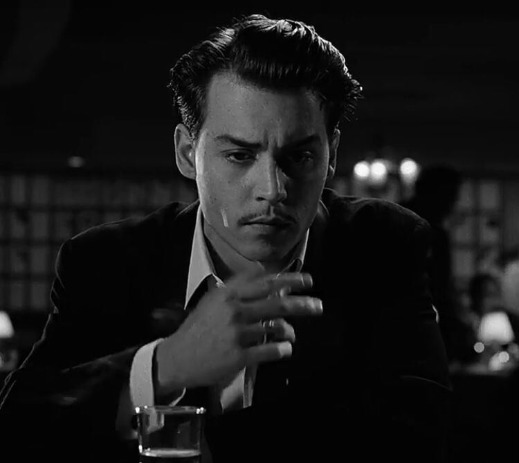 Apesar de todas as críticas, há quem reconheça que Wood nunca deixou de ter perseverança e paixão por aquilo que fazia (foto: filme “Ed Wood”). Reprodução: Flipar