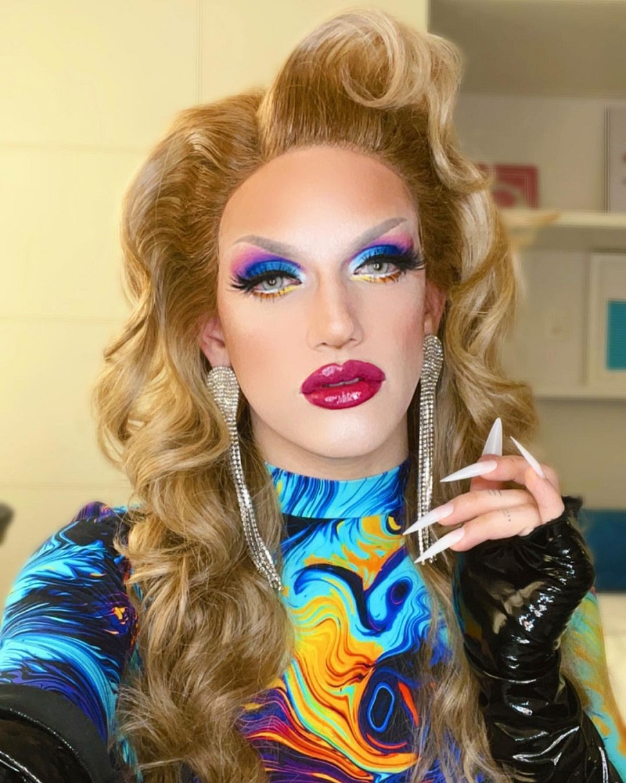 A drag queen Chloe V, participante da segunda temporada do "Queen Of The Universe". Foto: Reprodução/Instagram 07.03.2023