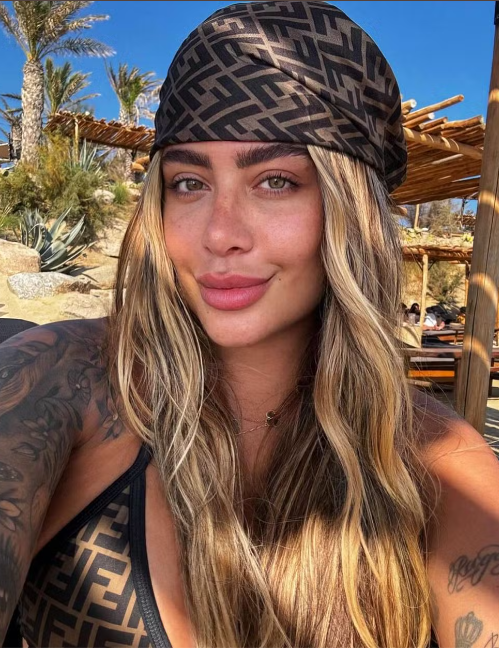 Rafaella Santos curte praia paradisíaca na Grécia Reprodução/Instagram