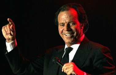 Julio Iglesias.. Foto: Reprodução/Wikimedia Commons