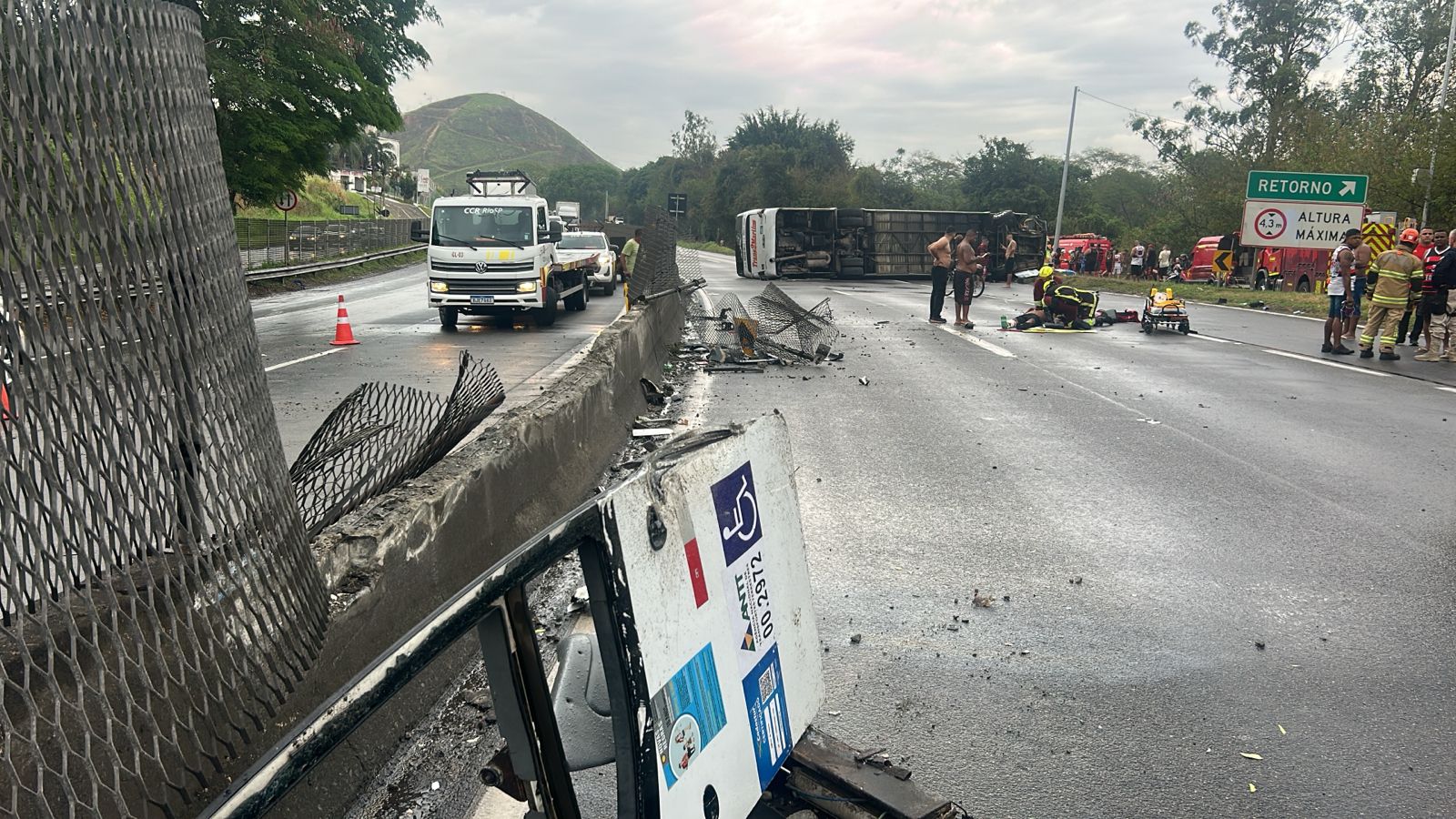Acidente ocorreu na Dutra. Foto: Divulgação/PRF
