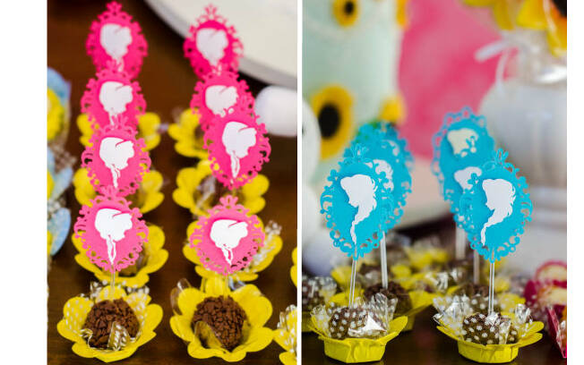 Detalhes das princesas nos brigadeiros mostram o tema da festa. Foto: Divulgação/Cris Dias Fotografia