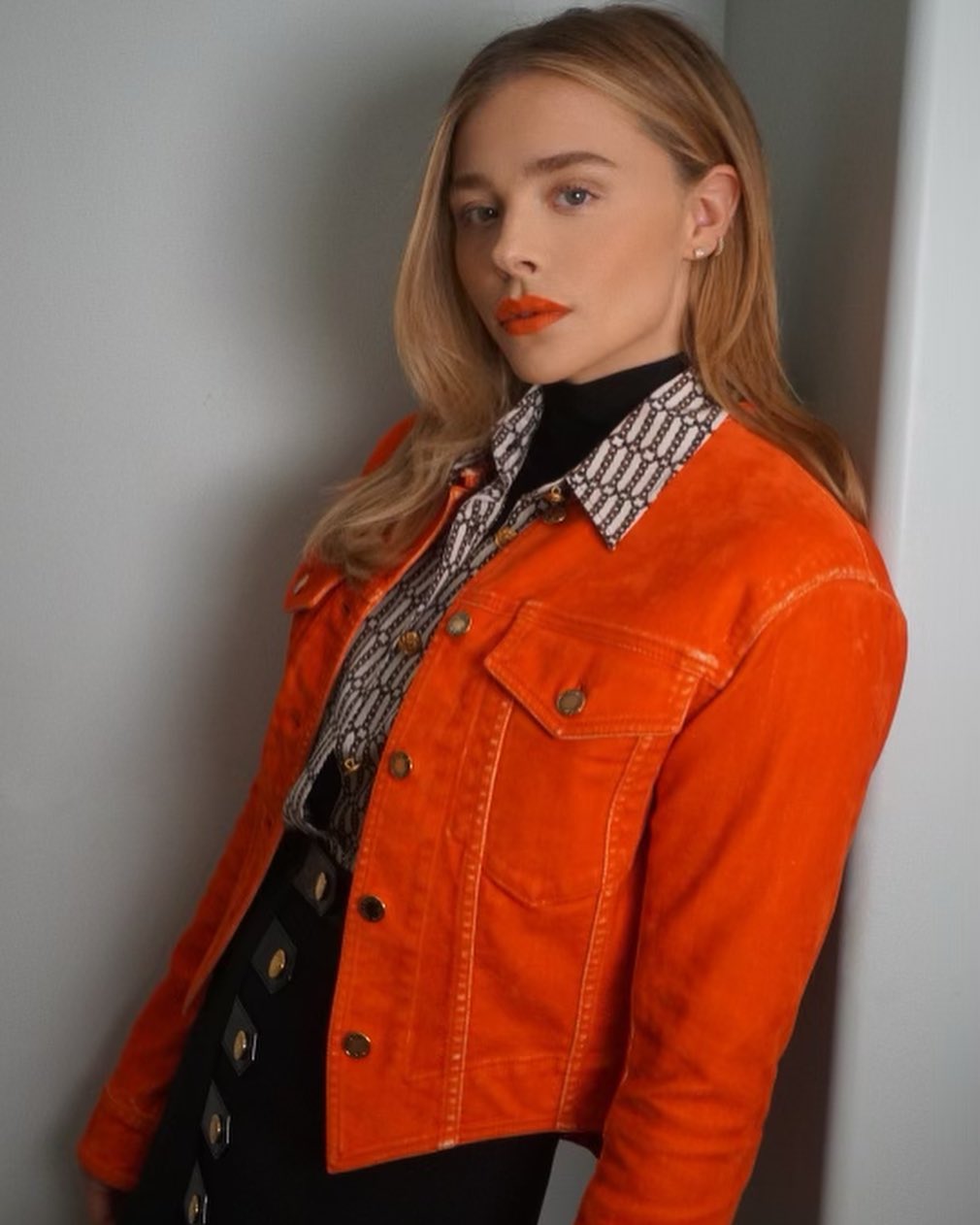 Em vídeo, Chloë Grace Moretz diz que torce pro Cruzeiro: 'time favorito