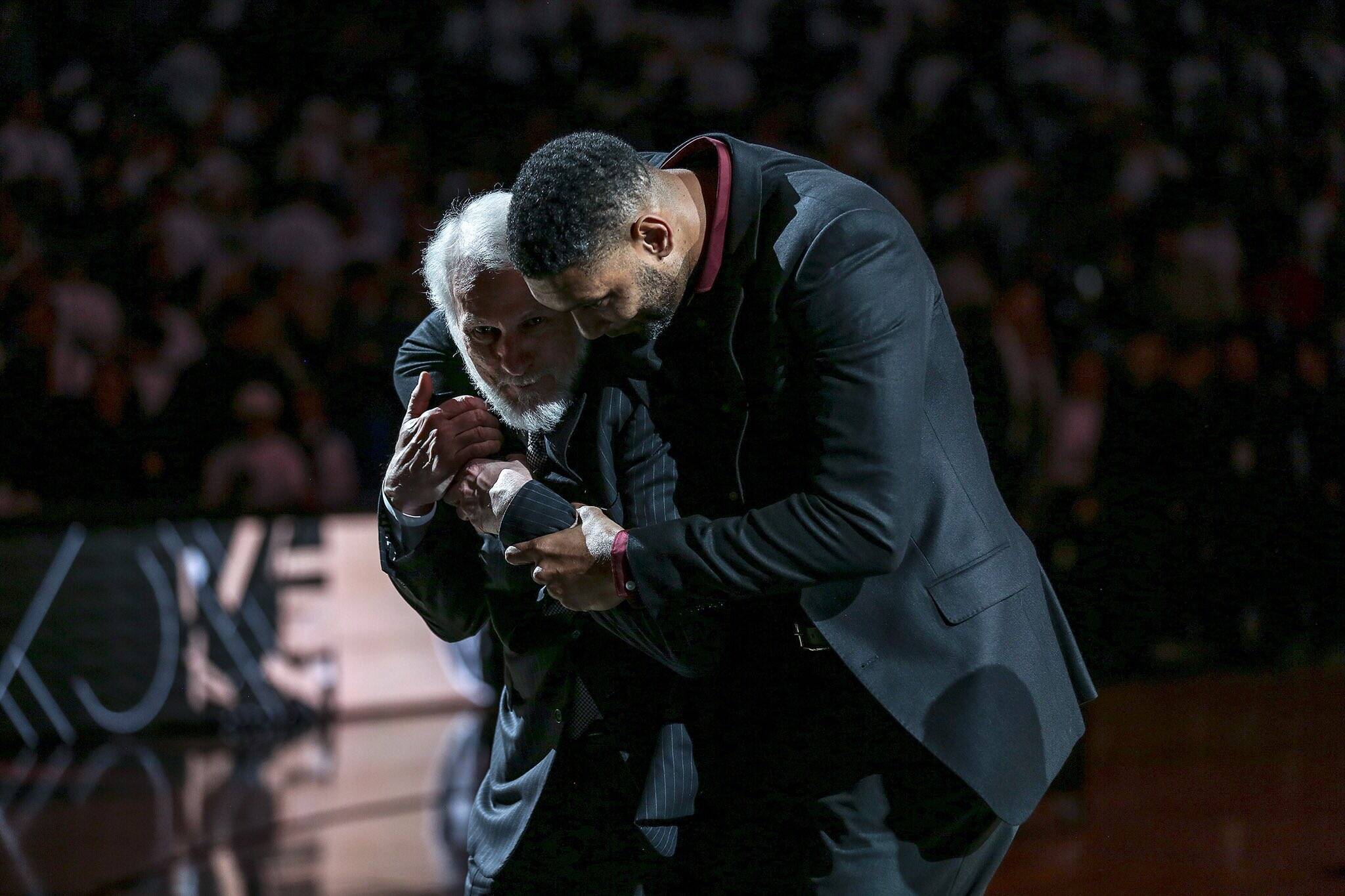 Tim Duncan e Coach Pop. Foto: REPRODUÇÃO/NBA