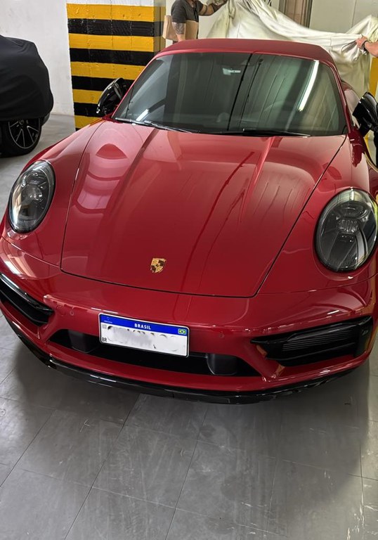 Carros apreendidos pela PF no âmbito da Operação Sem Desconto. Foto: reprodução/pf