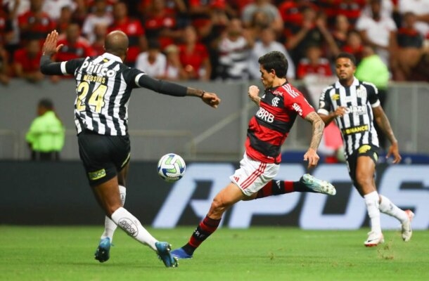 No duelo seguinte, o Flamengo perdeu para um Santos que briga contra o rebaixamento e vinha de uma goleada de 7 a 1 sofrida contra o Internacional Foto: Divulgação/Flamengo