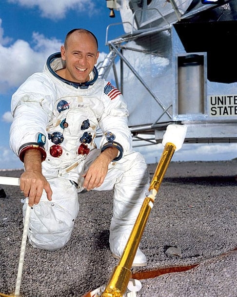 Alan Bean - Nascido em 15/3/1932. Formado pela Universidade do Texas. Pisou na Lua em 19/11/1969. Morreu em 26/5/2018, aos 86 anos.  Reprodução: Flipar