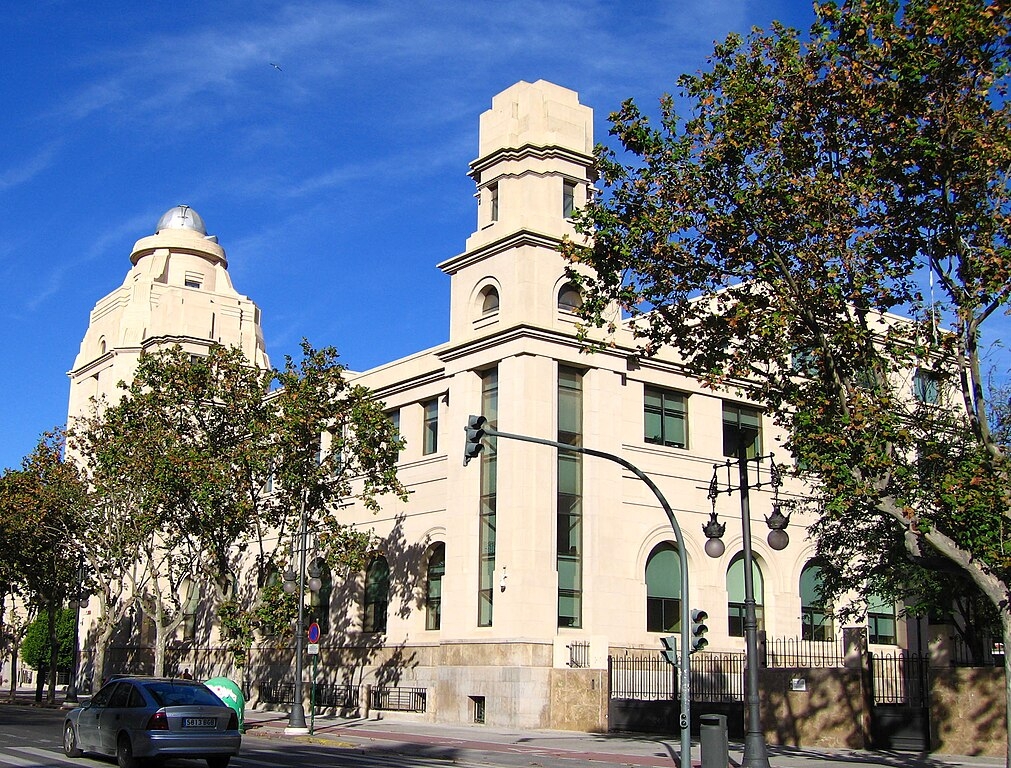 Além disso, a cidade abriga uma das universidades mais antigas do país, a Universidade de Valência, fundada em 1499. Reprodução: Flipar