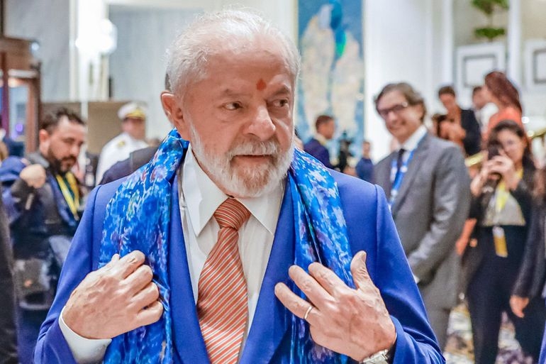 O presidente Lula recebeu críticas por não ir ao Rio Grande do Sul após um ciclone extratropical devastar várias regiões da cidade.