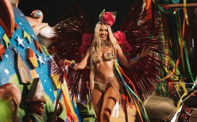 Yasmin Brunet desagrada por falta de samba no pé no Carnaval Reprodução/Instagram