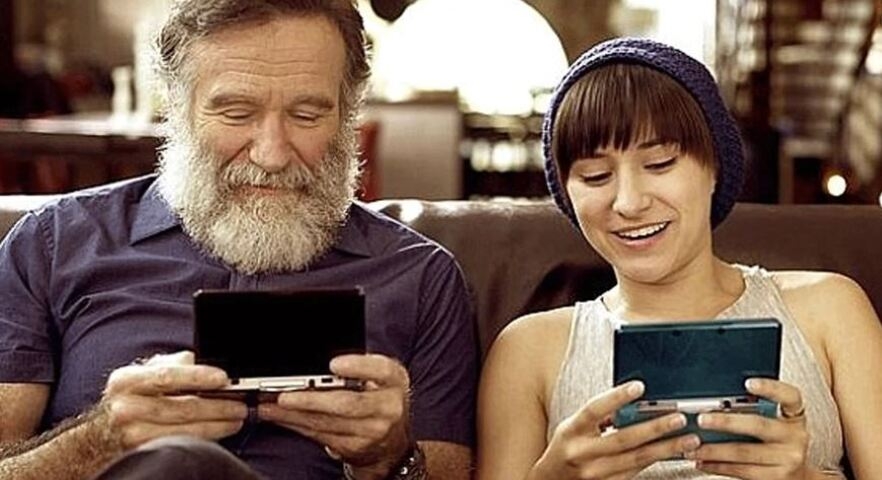 Em 2023, a filha do ator americano Robin Williams, Zelda Williams, criticou a recriação da voz de seu pai por meio de inteligência artificial. Ele se suicidou em agosto de 2014,  Reprodução: Flipar