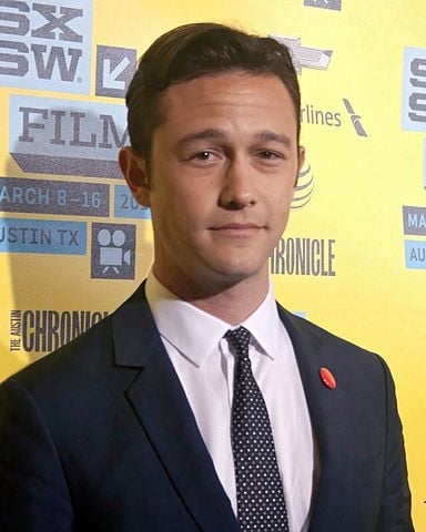 Joseph Gordon-Levitt - O ator americano é judeu Ashkenazi (proveniente da Europa Central ou Oriental). Seus pais estavam entre os fundadores da Aliança Judaica Progressiva (segmento que não seguia a religião de forma estrita). O avô materno, Michael Gordon, foi cineasta em Holywood.  Reprodução: Flipar