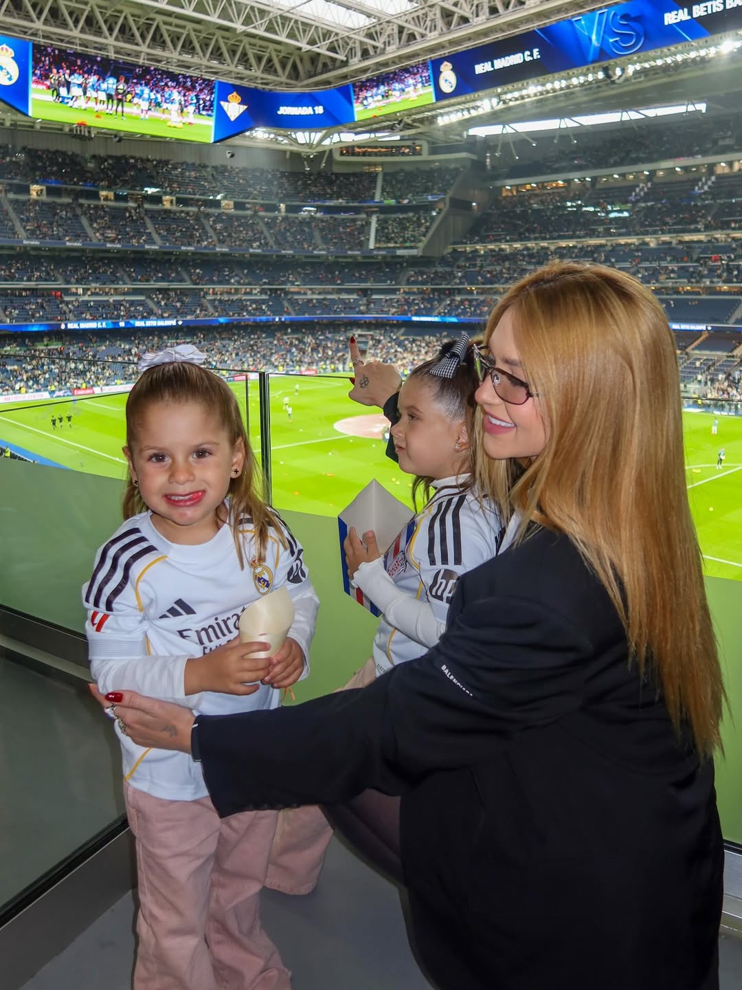 Virginia mostra filhos torcendo por Vini Jr. em jogo do Real Madrid. Foto: Instagram