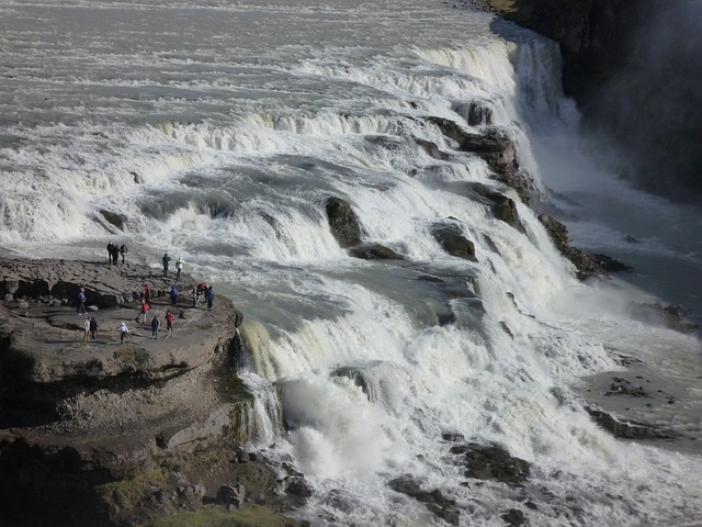 Cataratas de Gullfoss - Ficam na região de Sudurland, no sul da Islândia, a 100 km da capital do país, Reiquiavique.   Reprodução: Flipar