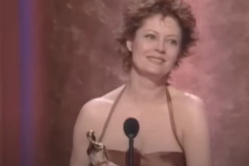 Em 1996, venceu o Oscar de Melhor Atriz  ao interpretar a freira Helen Prejean no filme “Os Últimos Passos de um Homem”. 
 Reprodução: Flipar