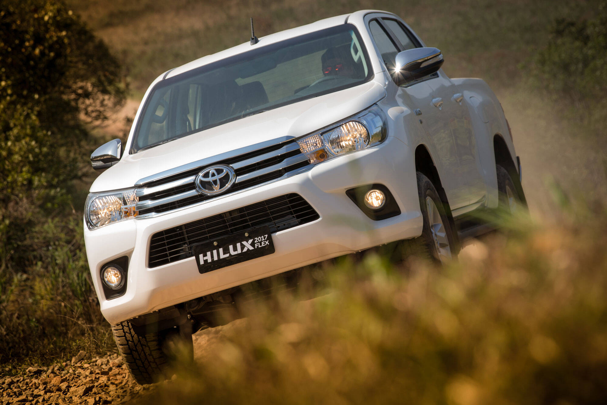 Com motor 2.7 flex de 163 cv e 25 kgfm com etanol, a Toyota Hilux passa a custar R$ 111.700 em sua versão de entrada com cabine dupla.. Foto: Divulgação/Toyota