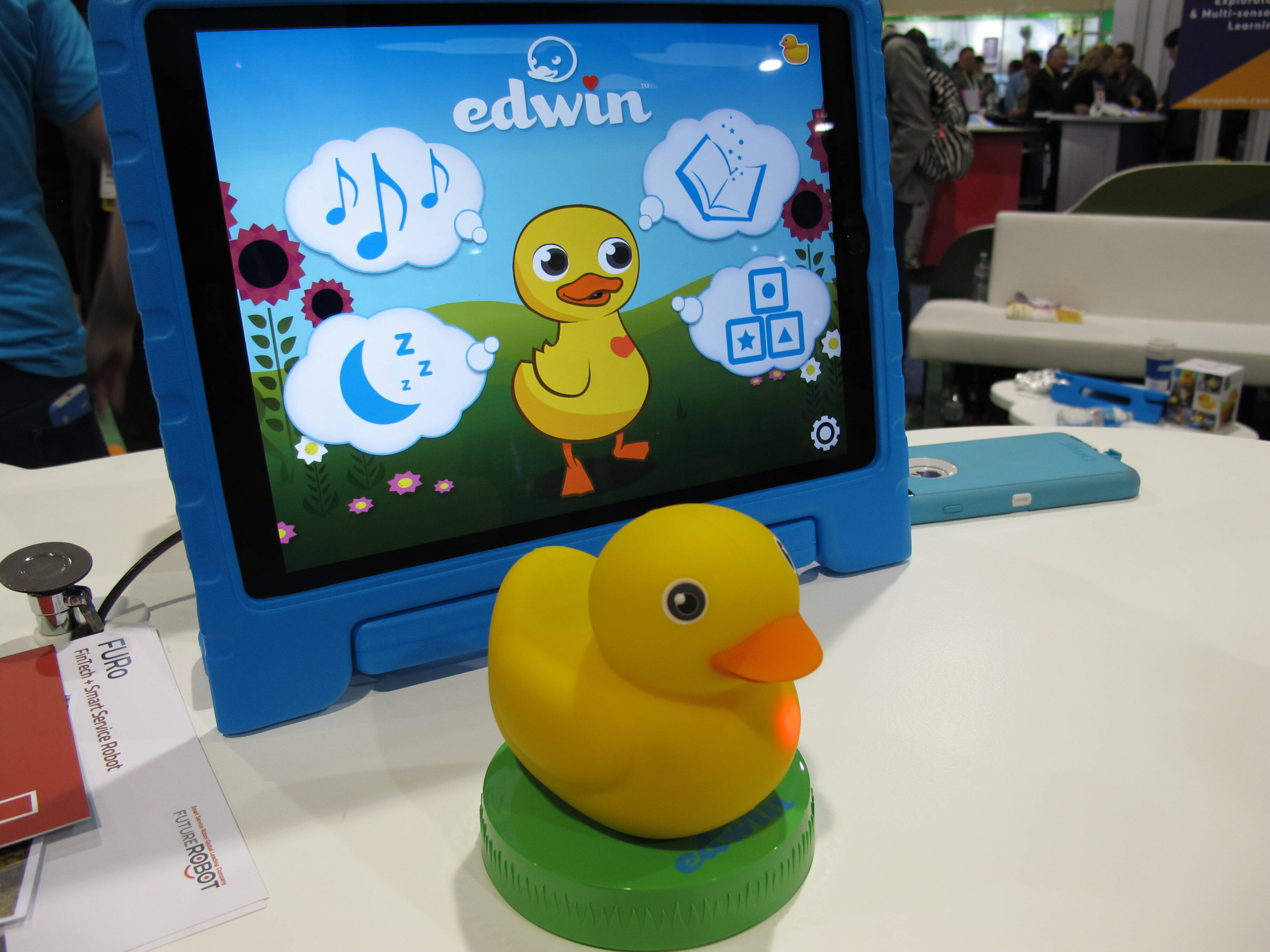 Edwin, o pato, é um brinquedo educativo no formato de um pato de borracha para banho. Foto: Emily Canto Nunes/iG