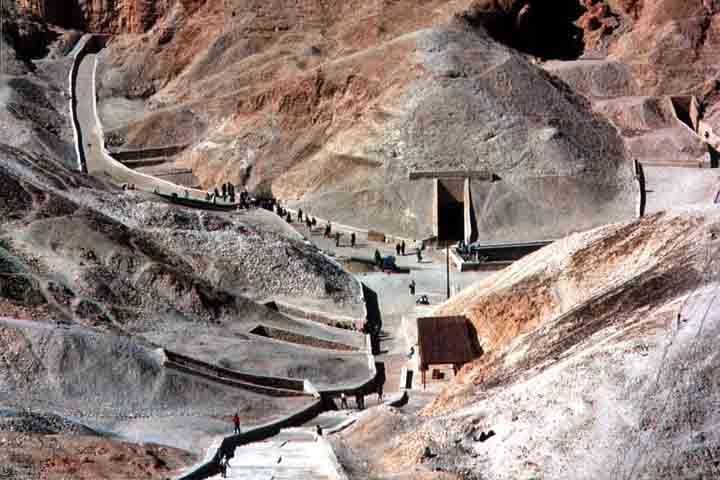 O Vale dos Reis está localizado na margem oeste do Rio Nilo, próximo à cidade de Luxor, no sul egípcio. 
 Reprodução: Flipar
