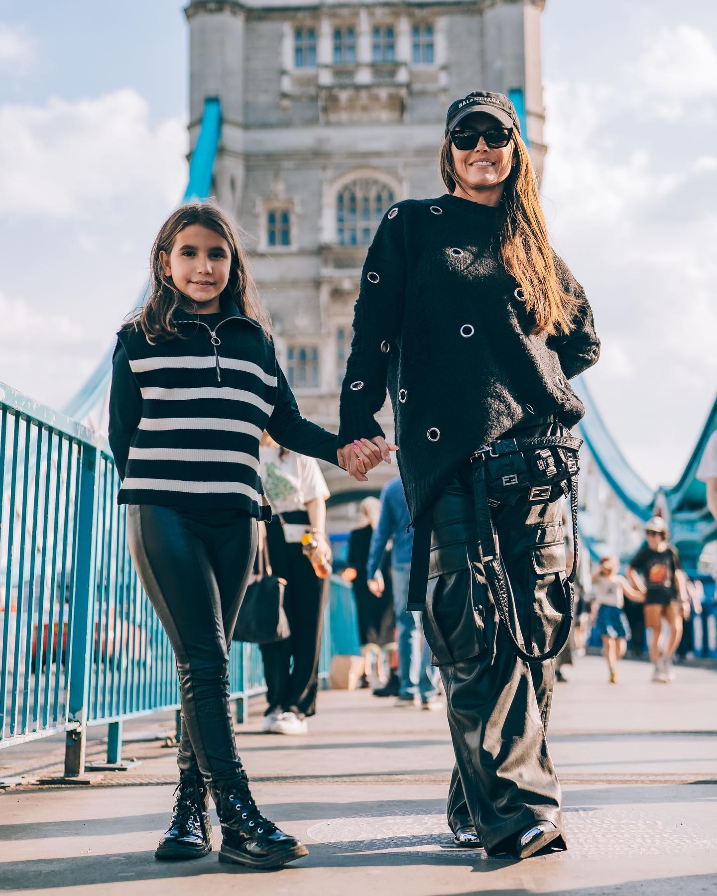 Deborah Secco e Maria Flor em Londres Reprodução/Instagram