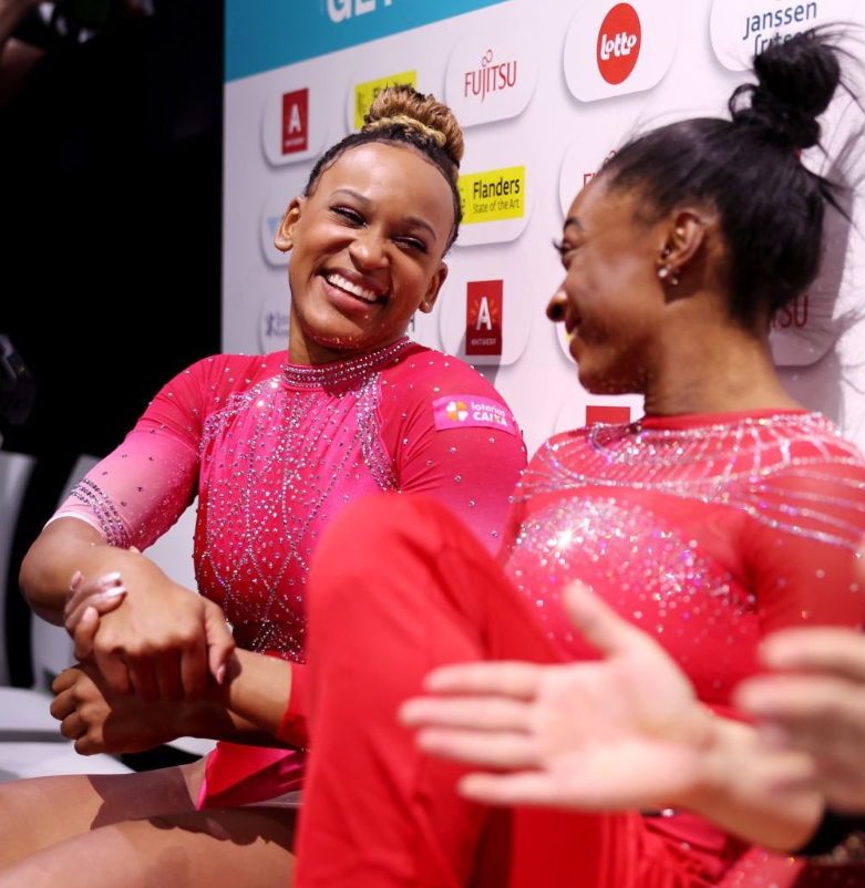 Reprodução de Simone Biles e Rebeca Andrade